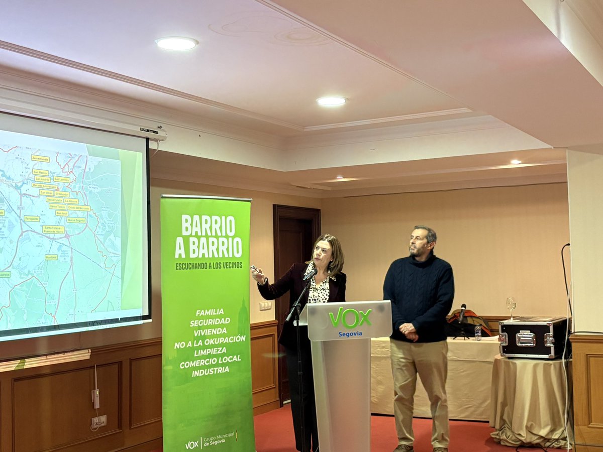 VOXSegciudad's tweet photo. Hoy hemos presentado el plan de barrios que ha elaborado el GM de VOX con la colaboración de las Asociaciones de vecinos.

Un plan integral que recoge las necesidades reales de los barrios de Segovia, tras años de inacción por parte de los gobiernos del PSOE y del PP. https://t.co/ZhIpCMHTlG