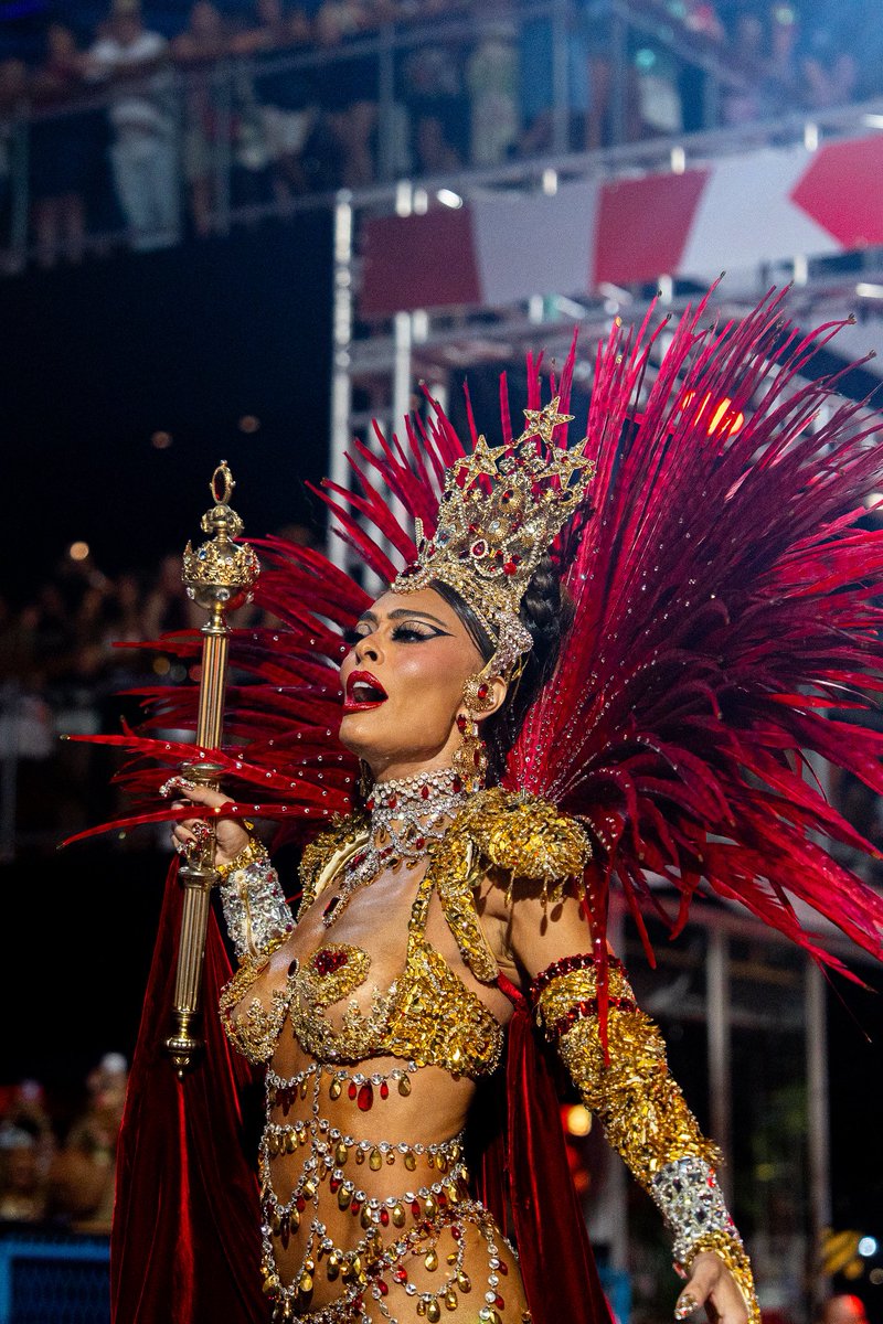 eolorr's tweet photo. Juliana Paes, Rainha de Bateria da Viradouro, Campeã do Carnaval 2026. 👑 https://t.co/g7PSIRSxos