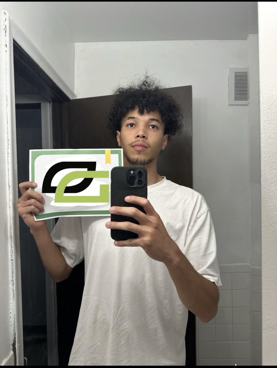 Hojacks_'s tweet photo. Humbled and blessed to officially be named OpTic Gaming’s Fan of the Month. 

1st of many. 

#Mossy #ImHim https://t.co/6j2fTmyq6y