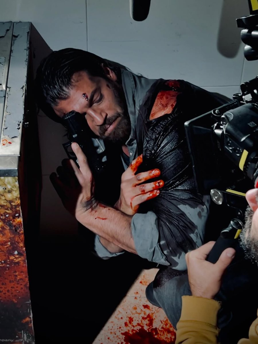 Acción, mucha acción...
Kaplan lo va a dar todo ❤️‍🔥💥🩸 

#CanYaman
#ElLaberintoDeLasMariposas 🦋