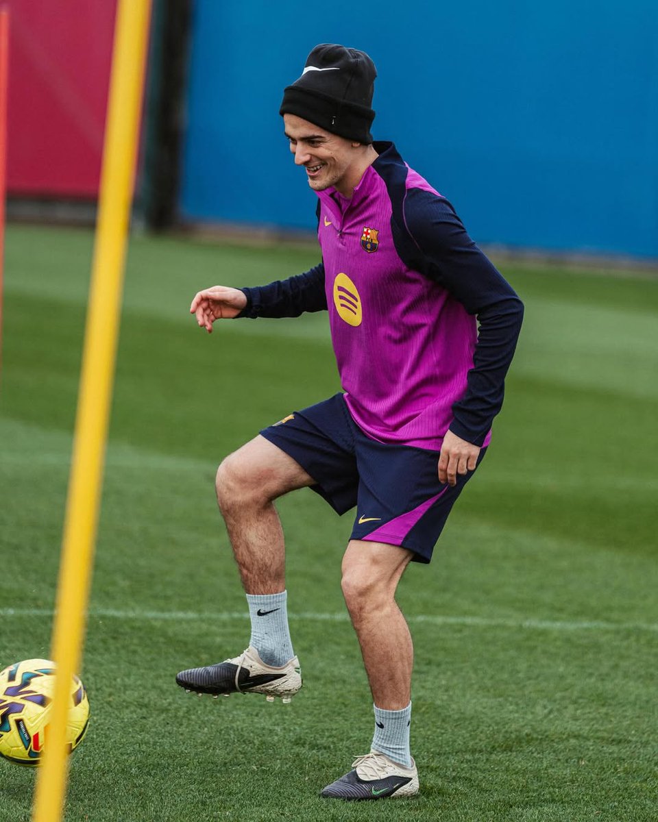 FCB World tweet media