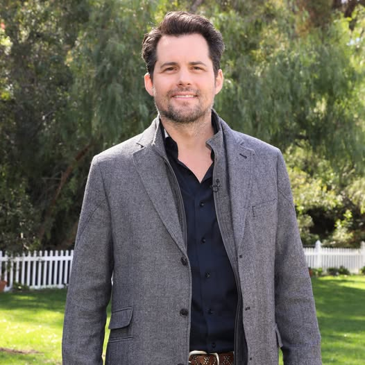 RomComReview1's tweet image. Look who's having a birthday today! 🥳

Happy birthday to #KristofferPolaha!  2/18/77

#HunksOfHallmark #HallmarkBirthdays