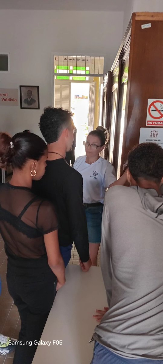 La comunicación organizacional en instituciones archivísticas, tema de la clase de Administración de Archivos impartida desde el aula anexa del Archivo Histórico Provincial a estudiantes del tercer año del Técnico Medio en #GestiónDocumental del IP Armando de la Rosa.