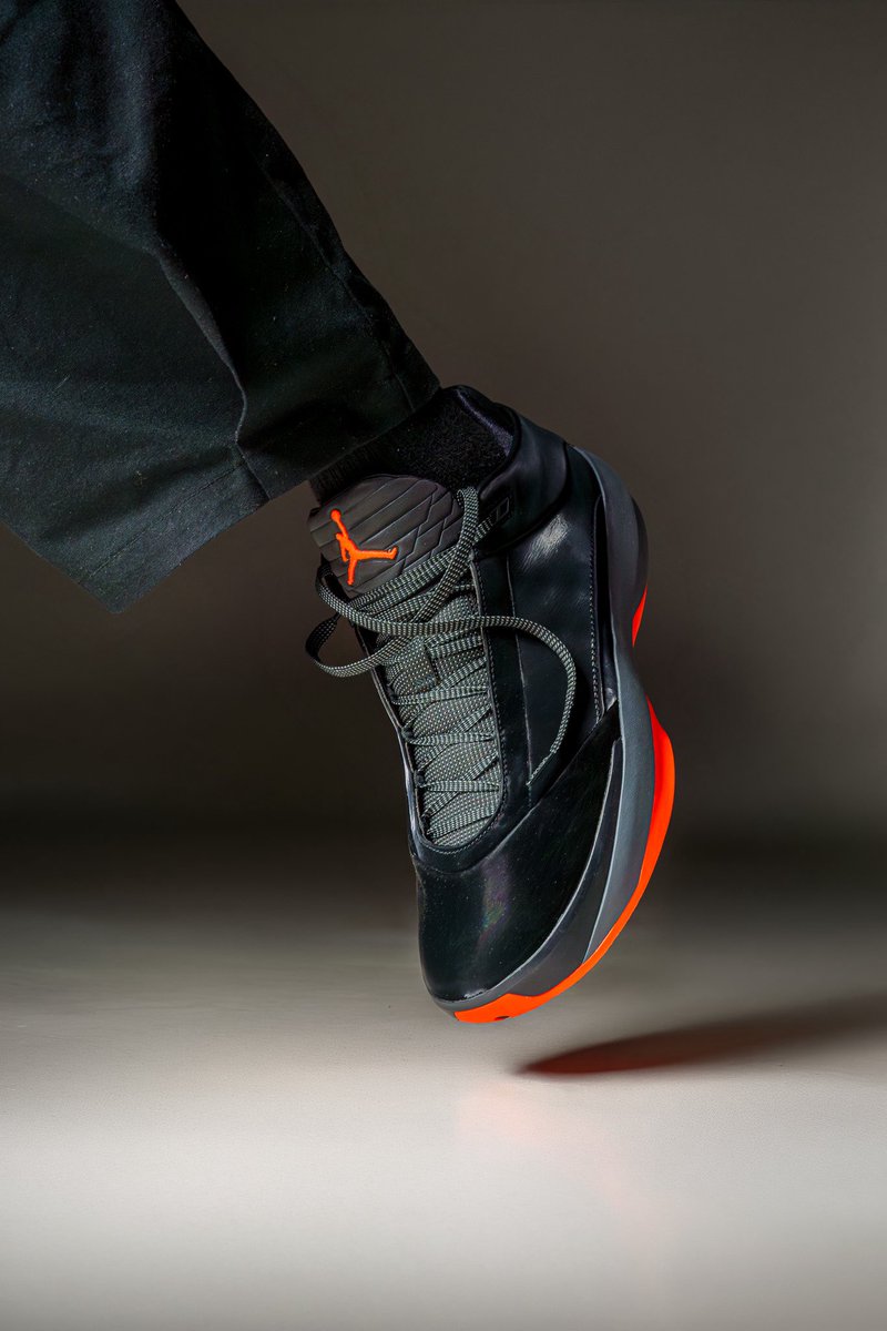 cultivatingcool's tweet photo. Air Jordan 40 ‘infrared all star weekend’ https://t.co/7GwsFl3vtU