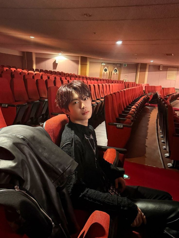 GEONWOO IS THE VICTIM.
WE STAND WITH HIM.

#WakeoneProtectGeonwoo 
#웨이크원_고소공지_올려 #WakeoneProtectYourArtist 
#웨이크원_아티스트_보호해 
<a href="/wakeone_offcl/">WAKEONE 웨이크원</a> <a href="/ALD1_official/">ALPHA DRIVE ONE</a> <a href="/ALD1staff/">ALD1 STAFF</a>