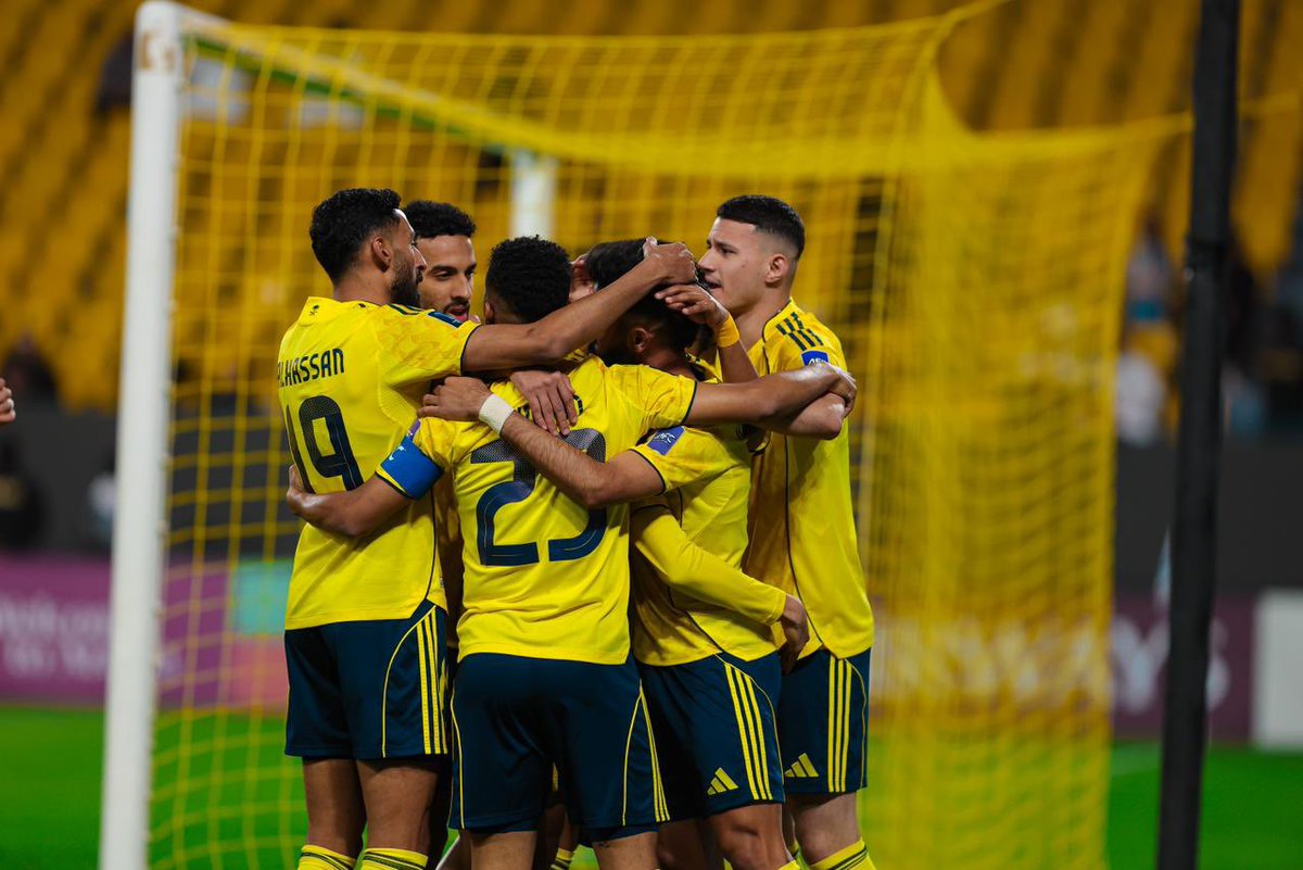 الحمد لله 🤲🏻
الف مبروك جماهيرنا الغاليه الفوز والتأهل 💙💛