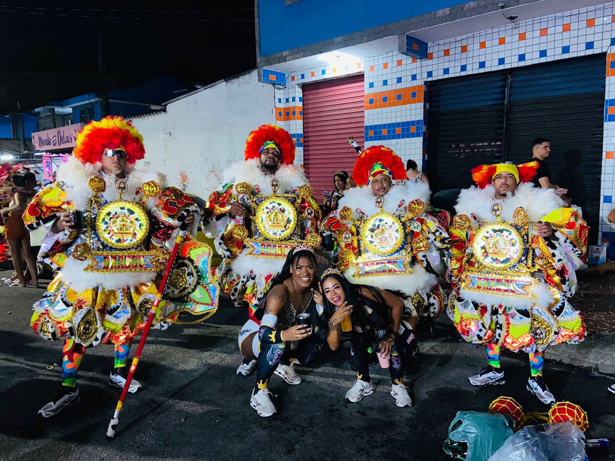 Pra fechar esse carnaval com chaves de ouro, deixo registrado mais um vez o nosso trabalho. Polêmicos, problemáticos e avançados. Isso é os 🅱️®️🆎🅾️💲 da CDD 🎭☄️