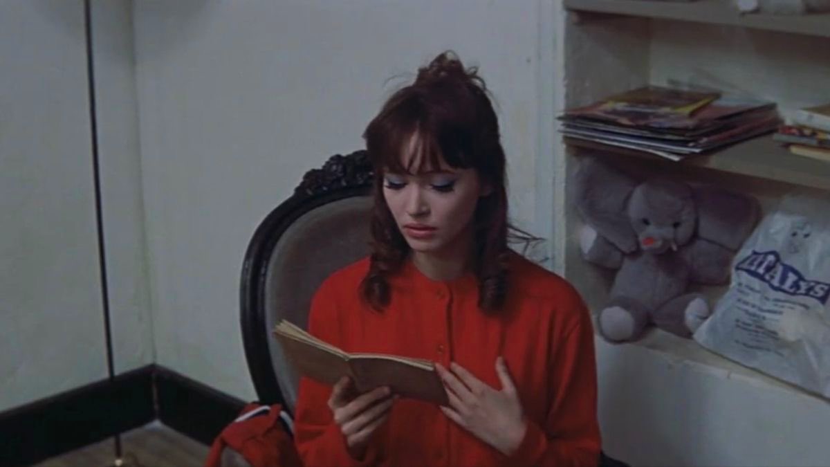 poetcinematic's tweet photo. iconic women reading in film 💌 https://t.co/LTD10ISLgM