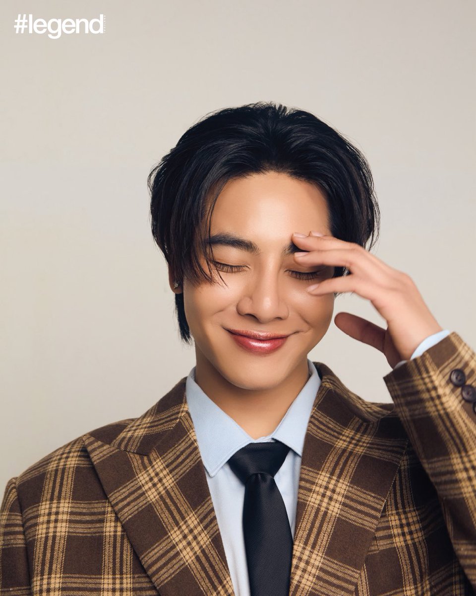 npblent's tweet photo. 🚨LINDOS! Confira as novas fotos dos #EarthMix para revista Legend Thailand.

#legend #OnlyFriendsDreamOn
#legend_TH #GMMTV https://t.co/CFl8QHXd8v