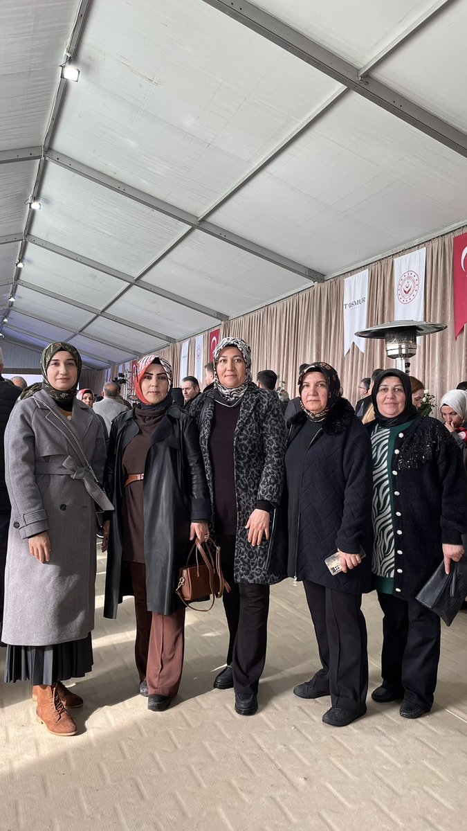 📍İmamoğlu
Aile ve Sosyal Hizmetler Bakanımız Sn.<a href="/MahinurOzdemir/">Mahinur Özdemir Göktaş</a> , Genel Başk Yard ve Parti Sözcümüz Sn.<a href="/omerrcelik/">Ömer Çelik</a>, Milletvekilimiz Sn.<a href="/farukaytek/">Faruk Aytek</a>’in teşrifleriyle Karsantılı Hasan Huzurevi Yaşlı Bakım ve Rehabilitasyon Merkezinin açılışını gerçekleştirdik.İlçemize Hayırlı Olsun
