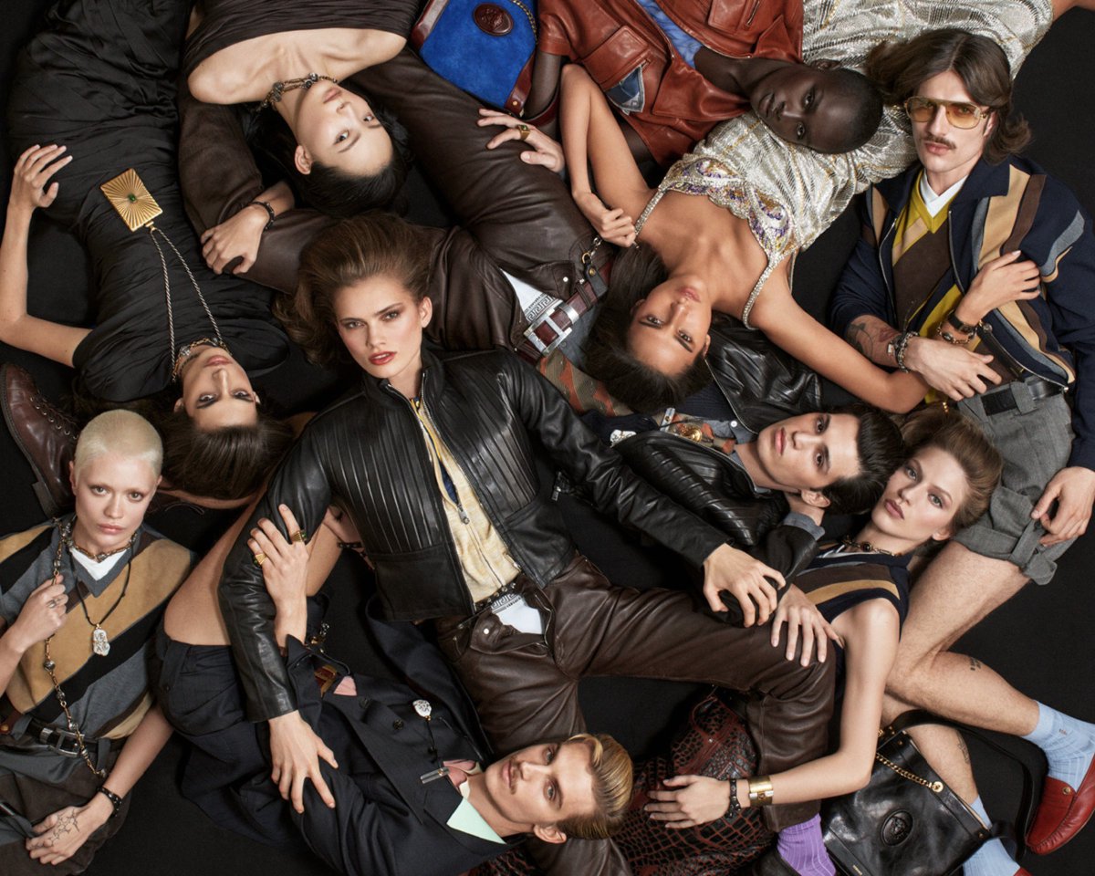 bluecandyboy's tweet image. Let me relish Dario's moment one more time. #Versace #DarioVitale #StevenMeisel