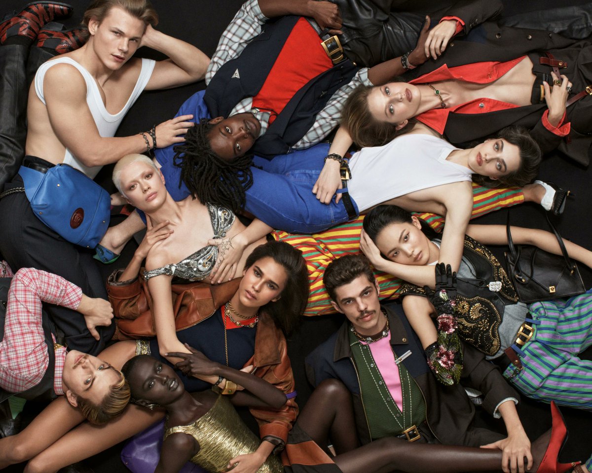 bluecandyboy's tweet image. Let me relish Dario's moment one more time. #Versace #DarioVitale #StevenMeisel