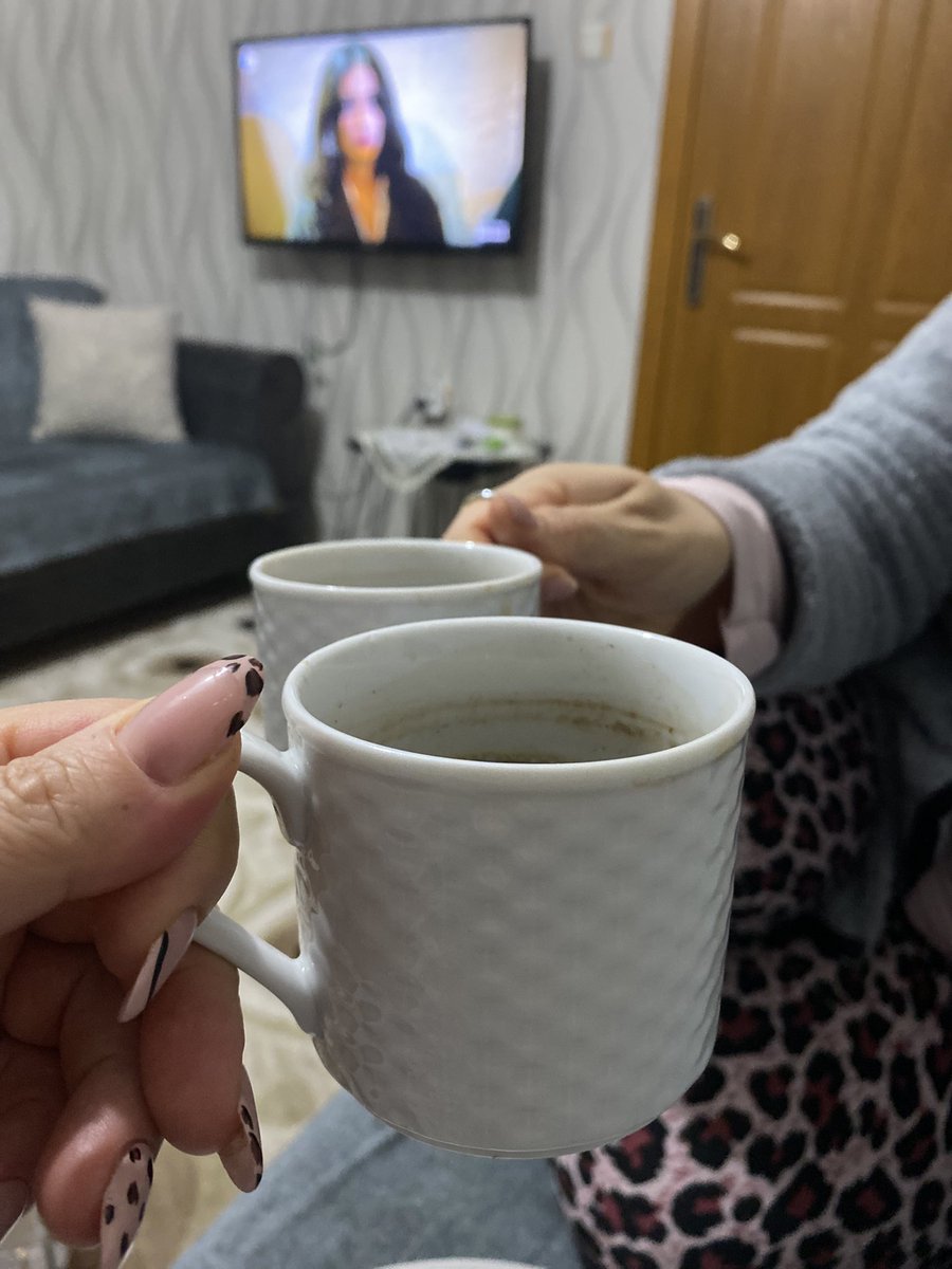 Bacımla;özgürlüğünü kutlamaya son 12 saat kala rezervasyon yapıyoruzdur 🎈