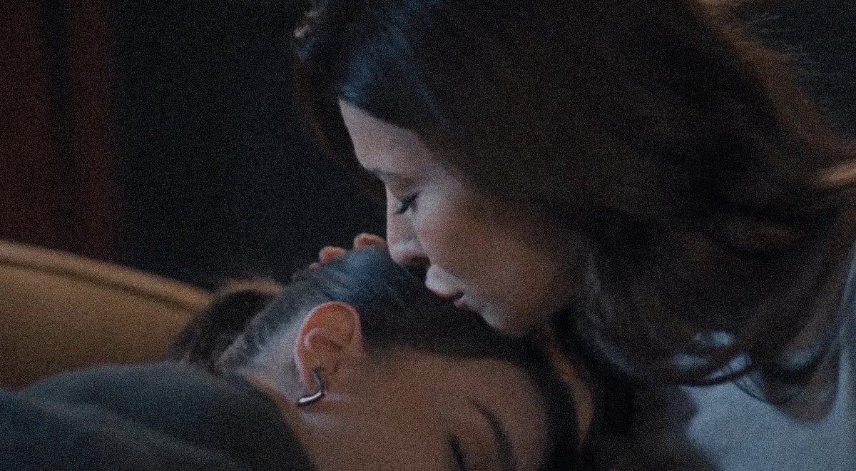 Melek annesi yerine koymuş ceylanı bu yüzden canı en az abisi kadar yanıyor Ceylan da meleği çocuğu yerine koymuş 💔 #Yeraltı