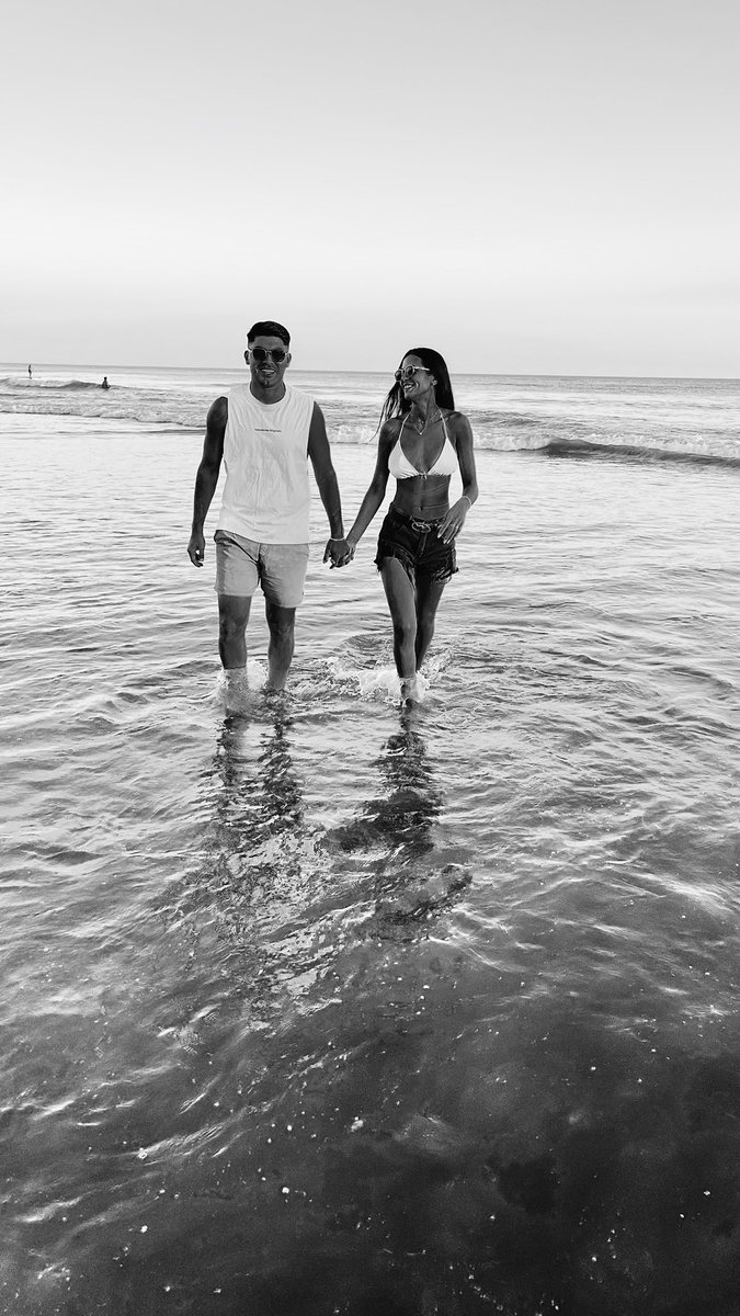 Benvenuto_sofii's tweet photo. 🌊🤍 https://t.co/ubHuZBgJPt