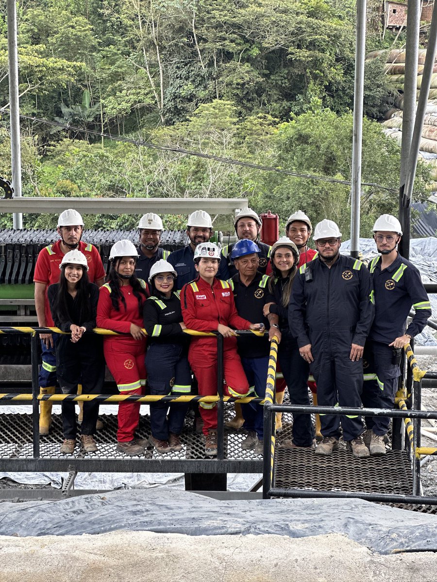 PaulaMineria_'s tweet photo. Innovación en Mina Sarco (Mina Walter) ⚒️
Con su nueva filtroprensa, están transformando la gestión de relaves en el Sur de Bolívar.
¡Gran ejemplo de gestión! 👏
#PaulaMineria #MineriaResponsable #Tecnologia #Bolivar #Relaves https://t.co/uCD3jbfyGE