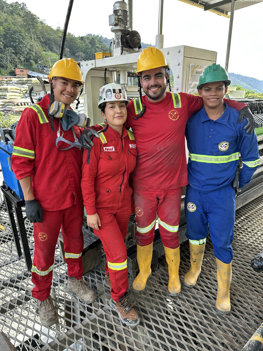 PaulaMineria_'s tweet photo. Innovación en Mina Sarco (Mina Walter) ⚒️
Con su nueva filtroprensa, están transformando la gestión de relaves en el Sur de Bolívar.
¡Gran ejemplo de gestión! 👏
#PaulaMineria #MineriaResponsable #Tecnologia #Bolivar #Relaves https://t.co/uCD3jbfyGE