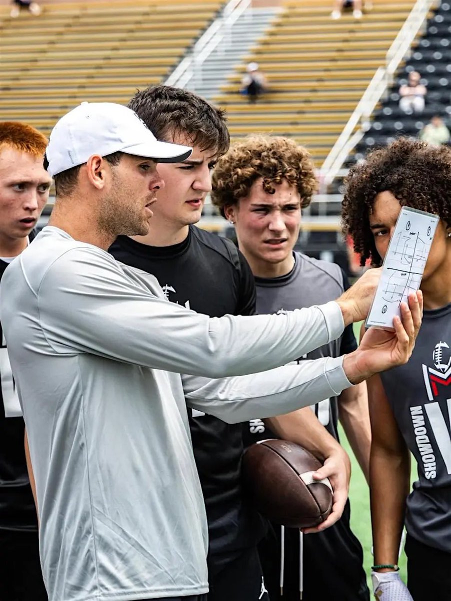 “⚡️Lightning⚡️”Lyric DeLeon tweet media