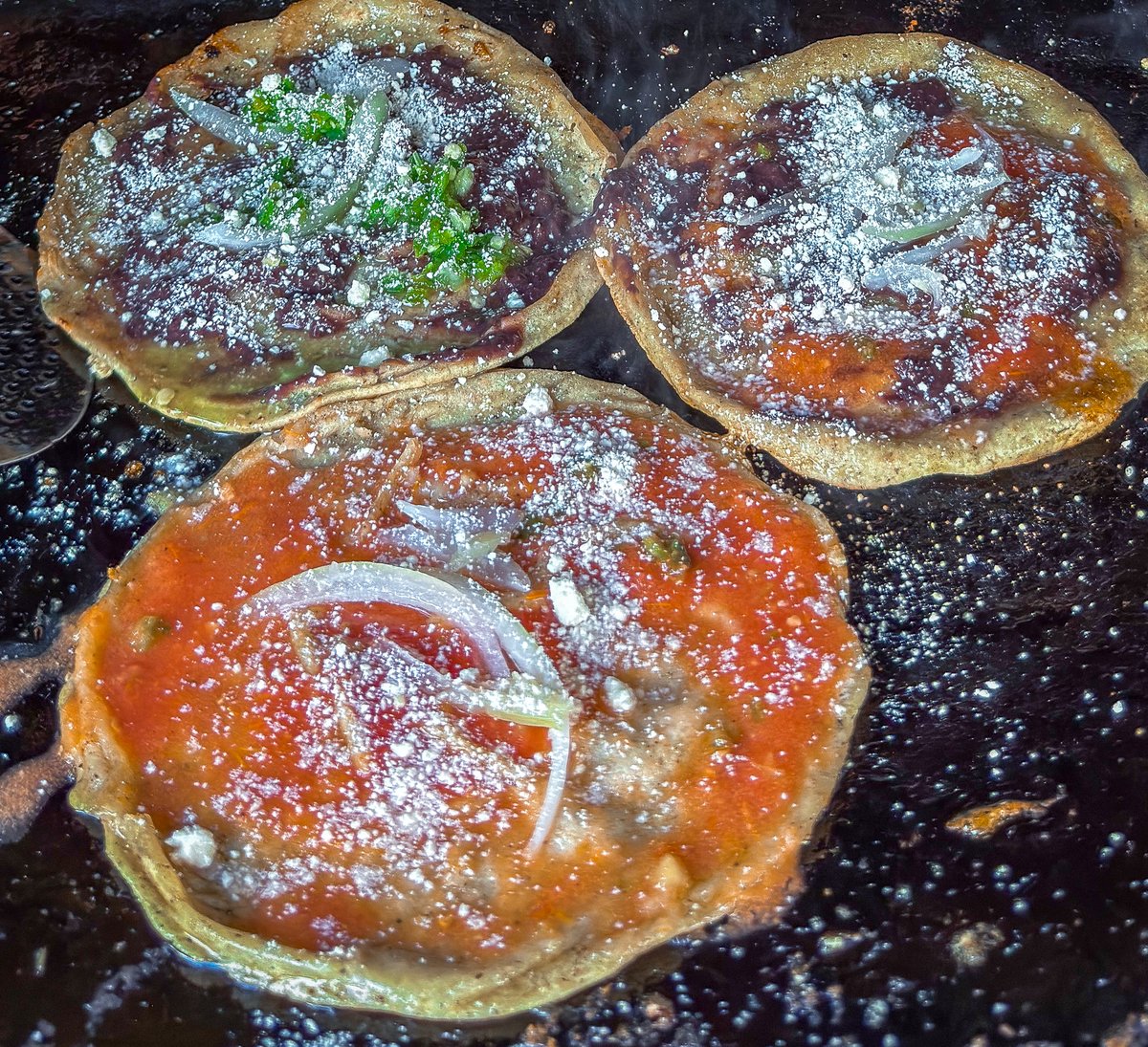 love_veracruz_'s tweet photo. Unas #picadas de salsa ranchera y unas empanadas con queso y frijolitos, es un desayuno típico en #Veracruz #BuenosDias mi gente ya desayunaron. https://t.co/DP7D6bKNJk