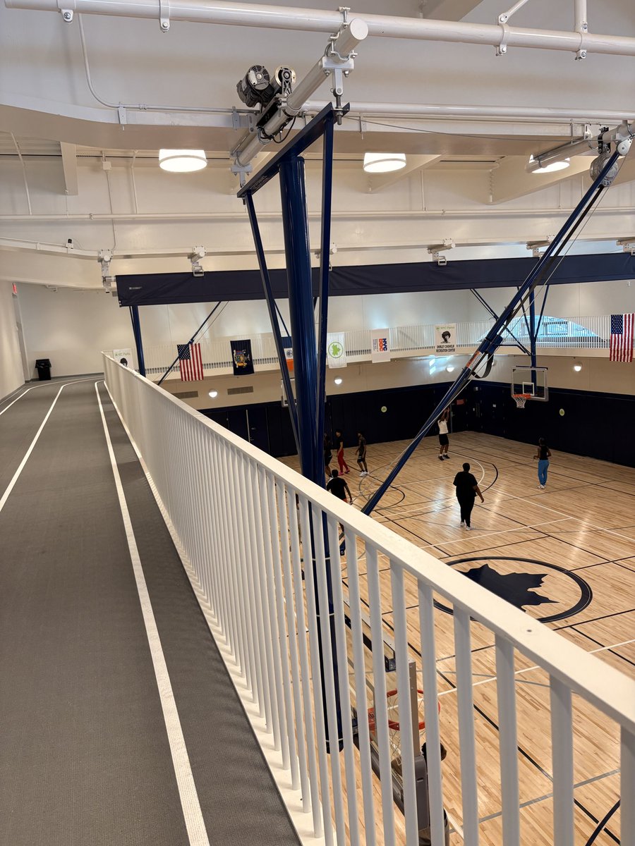 biancasig's tweet photo. Btw the Shirley Chisholm Recreation Center is now open in Flatbush! 

- Indoor pool and track
- Teaching kitchen
- Indoor basketball court
- Strength training room, cardio room, cycling
- Teen room &amp; tutoring room

Free for everyone under the age of 24!!
https://t.co/RbkSzppej0 https://t.co/CN7tw9VIM0