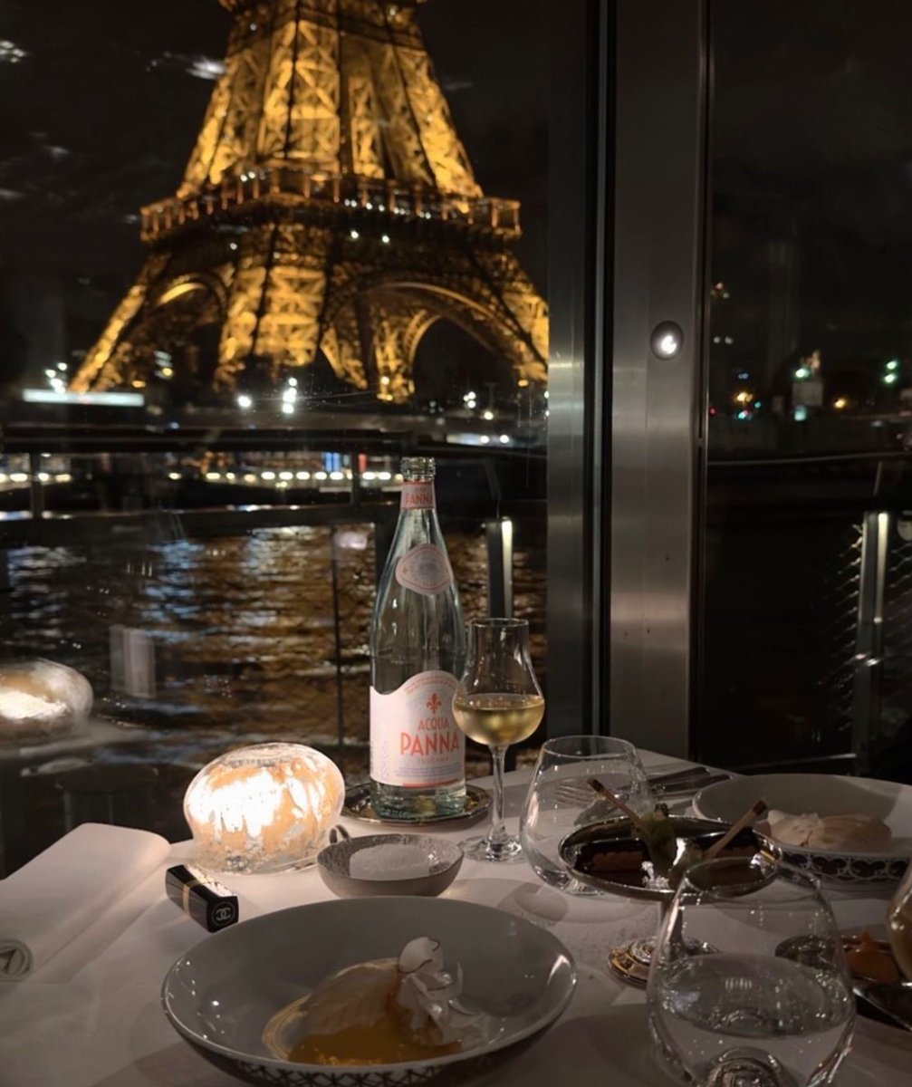 W0rld2026's tweet photo. Paris, France 🇫🇷             Rome, Italy 🇮🇹 https://t.co/hvrY0RWugG