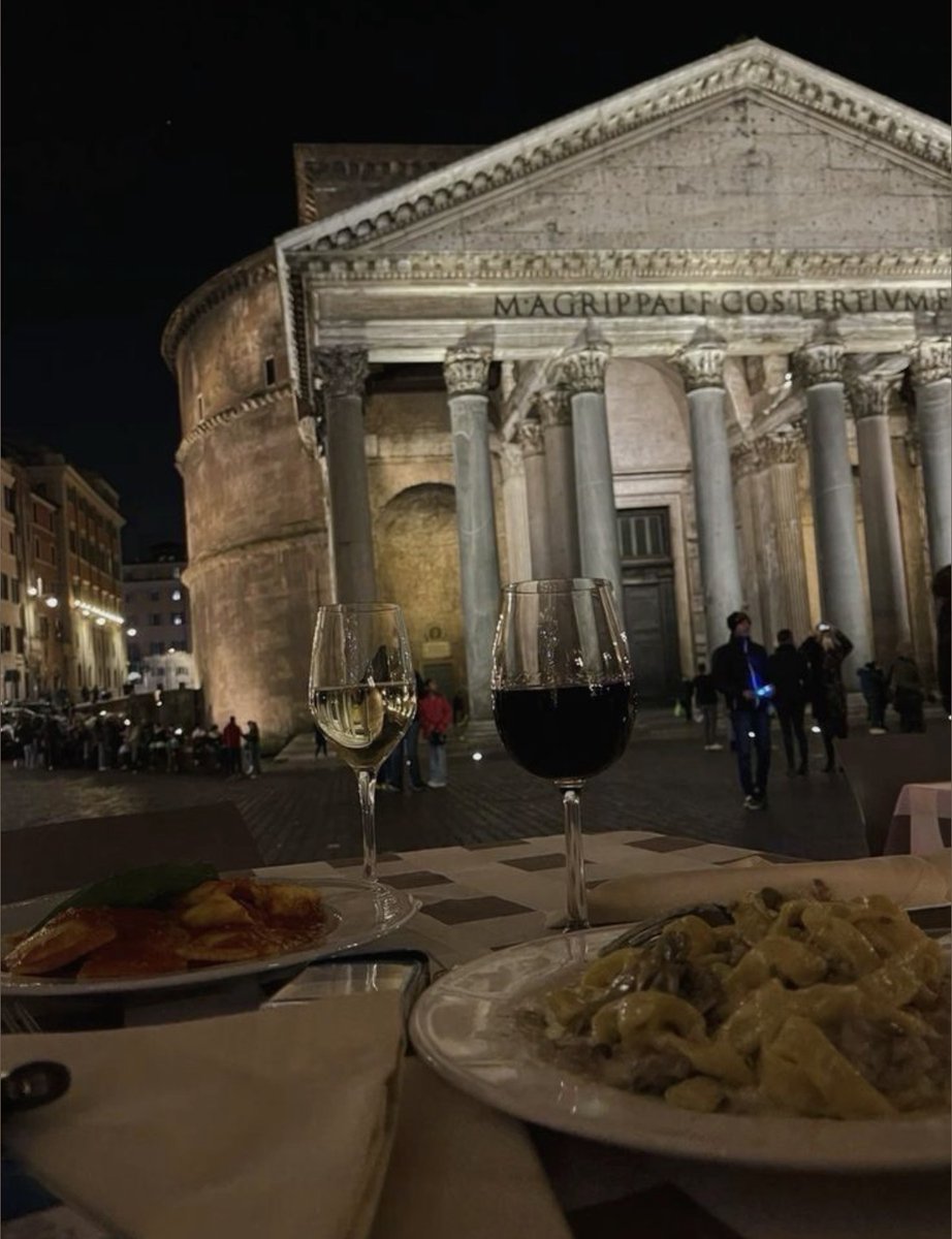 W0rld2026's tweet photo. Paris, France 🇫🇷             Rome, Italy 🇮🇹 https://t.co/hvrY0RWugG