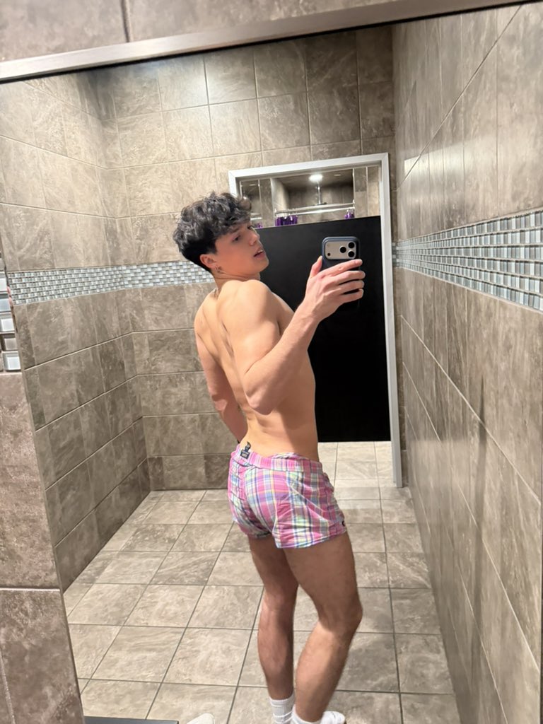 allen 🌙 tweet media