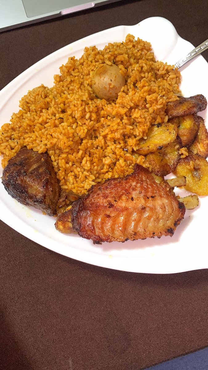 Yorubadboyyolo's tweet image. You can only pick one, which are you choosing?? #Parttimechef😎