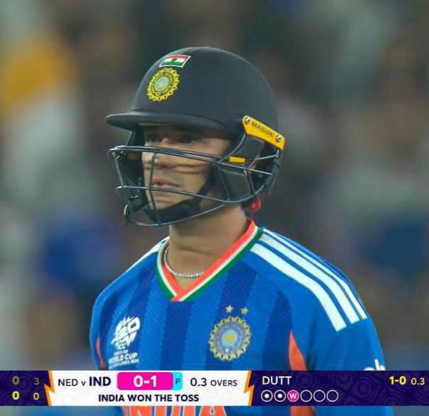 शर्त लगाकर कह सकती हूँ 

Abhishek Sharma से घटिया तुक्केबाज खिलाड़ी आज तक नहीं देखा होगा

10 मैच में खेलेंगे 2 में तुक्का लग जाता है 
बाकी 8 में Zero पर आउट होकर लौट जाता है

T20 World Cup 2026 के तीन मैच में 0 पर आउट हुए

अब इसके बाद नॉकआउट दौर शुरू होंगे 
टीम हित मे इनको बैठा