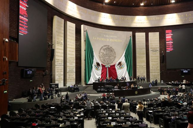 #InfoAnuvac "Cámara de Diputados incluye vivienda “adecuada” en la Ley General de Asentamientos Humanos", 
Publicó <a href="/TallaPolitica/">Talla Política</a> 
n9.cl/rlwql