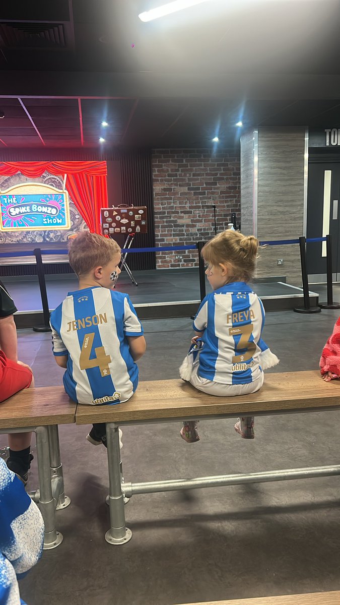 LinziTownend's tweet photo. Feb half term party 🥰🔵⚪️ #htafc https://t.co/jE9K0MK7Xs