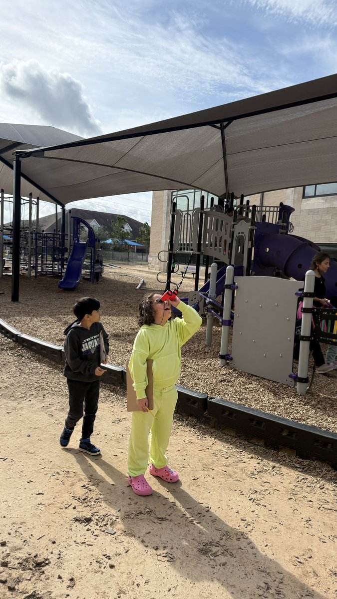 MrsMartinez71's tweet photo. Science is extremely cool! My students observing objects in the sky using binoculars… comparing how objects can be seen with their eyes or using instruments!🔭 @MJEjags @MJE2ndGrade https://t.co/Kuo9EsRJqw
