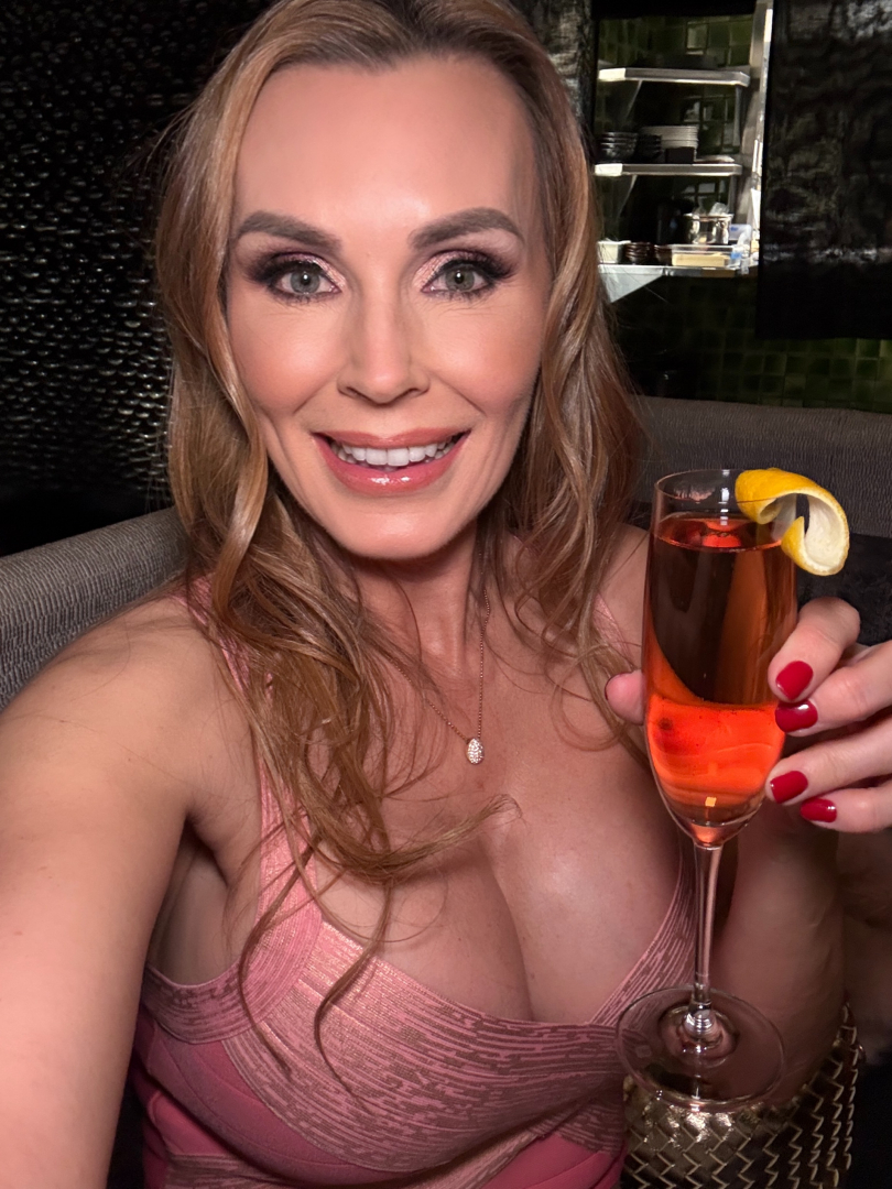 tanyatate tweet media