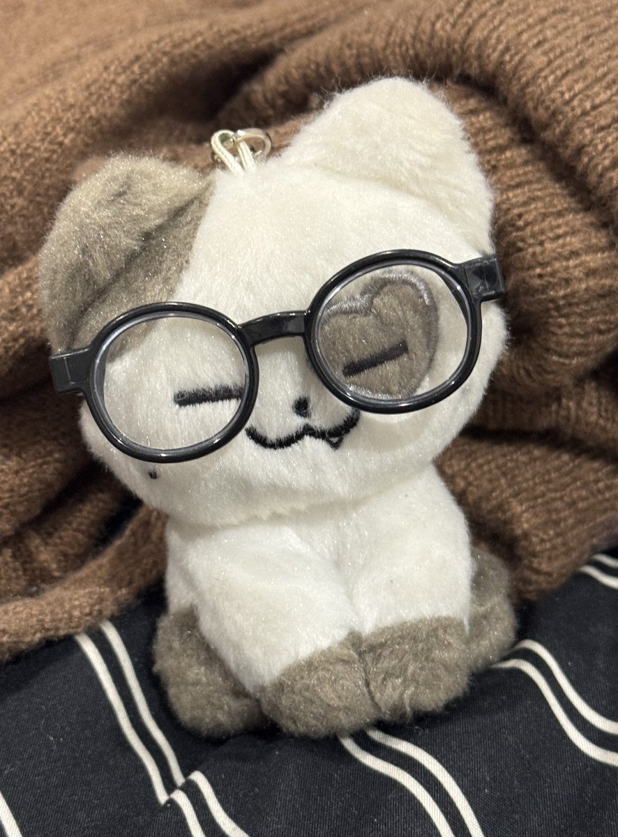 MyYezy's tweet photo. 😸 https://t.co/ciibwYLg6f