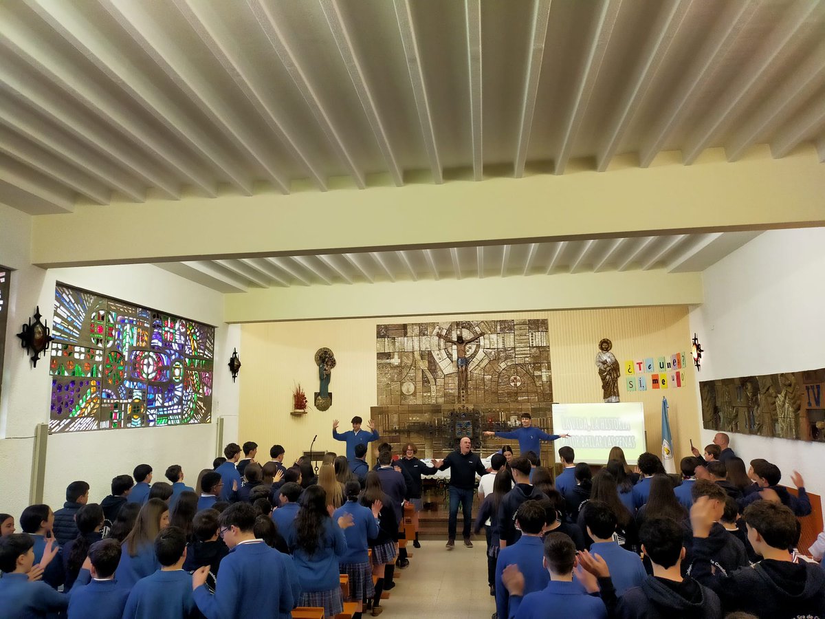 nscovadonga's tweet photo. Imposición de la Ceniza #secundaria #HMMI #colegionuestraseñoradecovadonga https://t.co/io5M6B150A