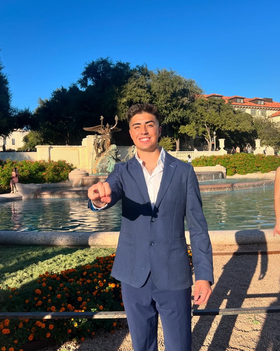 Texas Exes tweet media