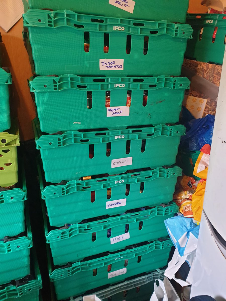 FelthamFoodBank's tweet photo. Another large donation from Hampton school! Thank you!!🤩🙏 https://t.co/MYRjqXuETZ
