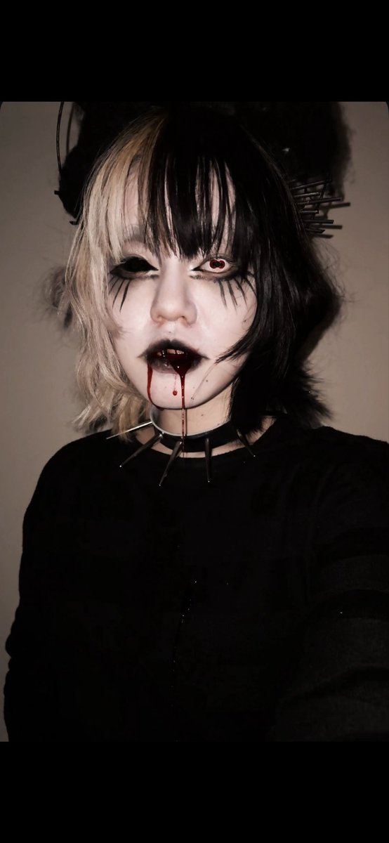 _0_twilight's tweet photo. さいきんは
もれてるきが
します。

ああああああああああああああああ
#Ɐshley  #vampire #portrait #selfie https://t.co/ZthpfBkwZW