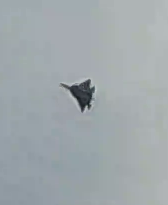 OSINTWarfare's tweet photo. More footage of one of the recently delivered 5th Gen Su-57E Multirole Fighters of the Algerian Air Force (AAF) flying over Djelfa Province, where Aïn Oussera Airbase is located. https://t.co/tOnjoDZIF5