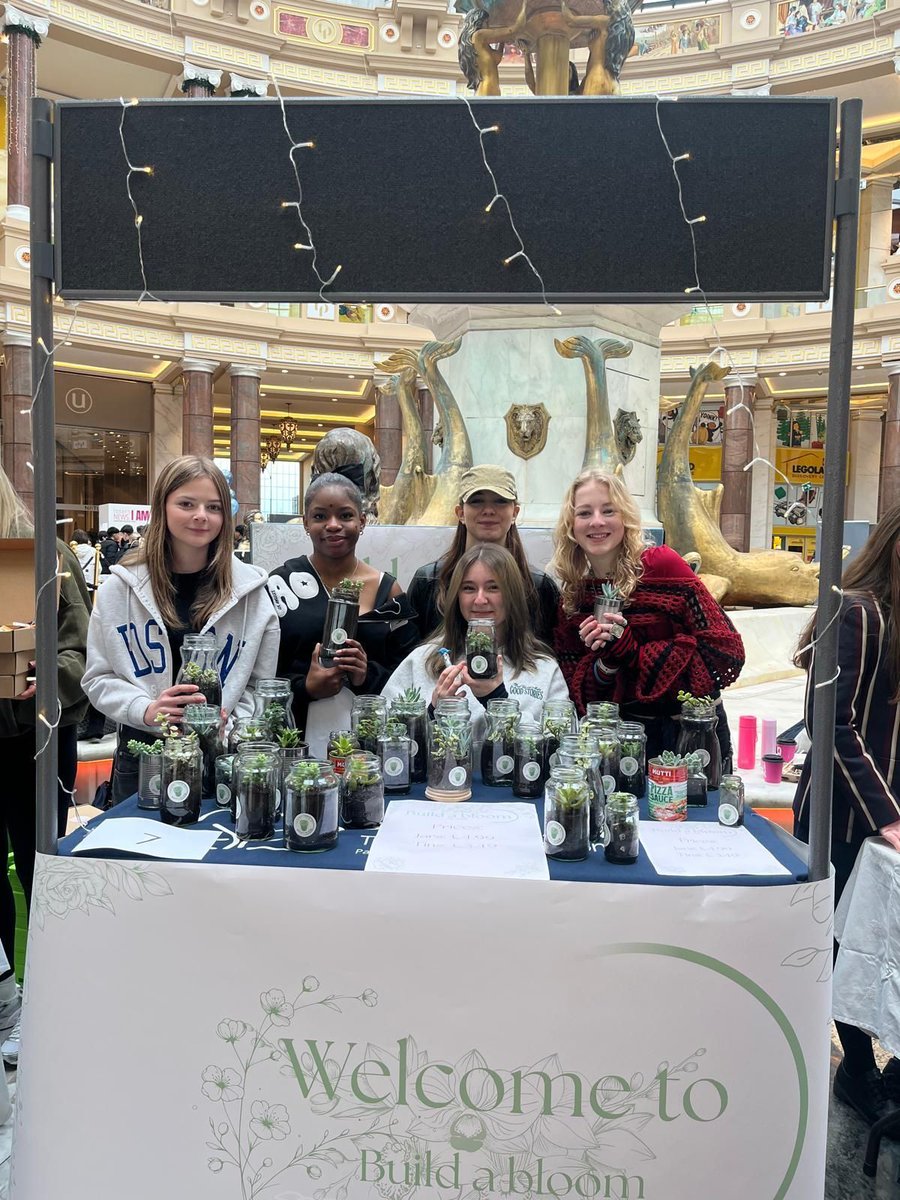 sptacademy's tweet image. Year 10 students showcased their Blooms products at the Trafford Centre, demonstrating teamwork, confidence, and enterprise skills.

A fantastic real-world business experience for all involved. 🌸🛍️🌟

#YoungEnterprise #Year10 #OpportunityToSucceed #Aspiration
