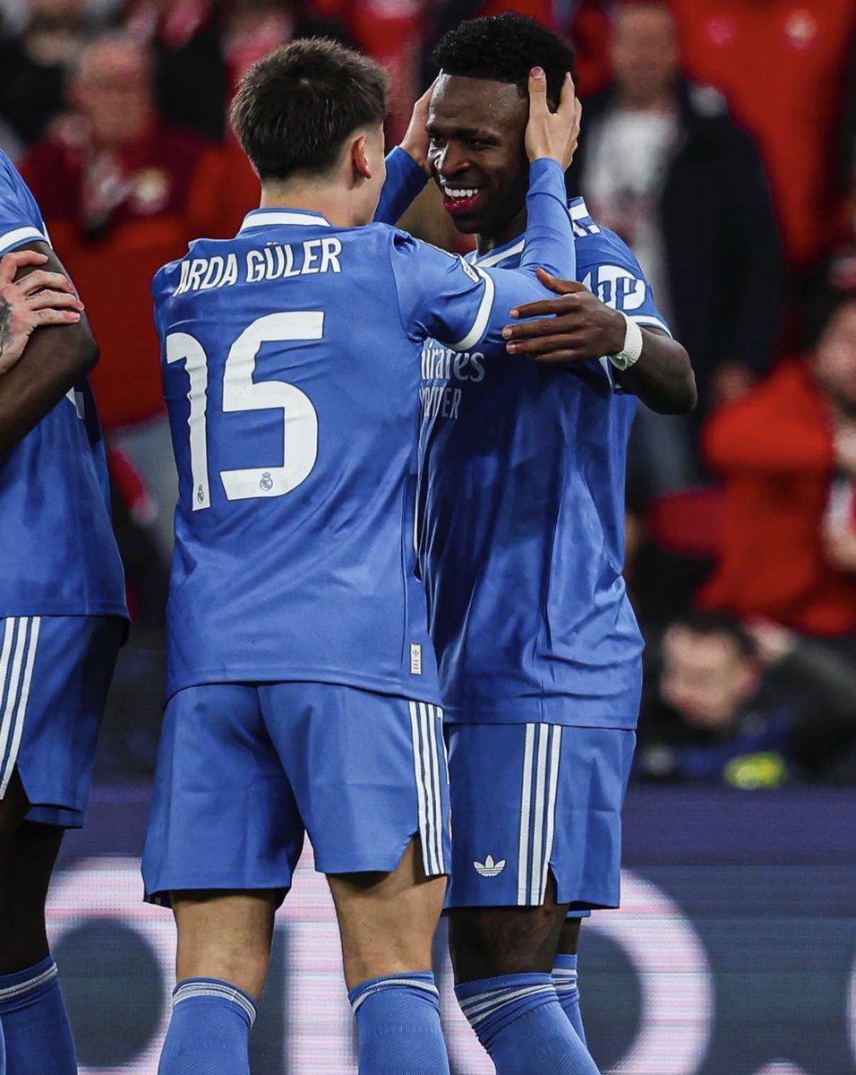 ContextUnpack's tweet image. Arda Güler made the post after the match together with Vinícius Júnior to stand by his teammate against the racism directed at him.

#ardagüler