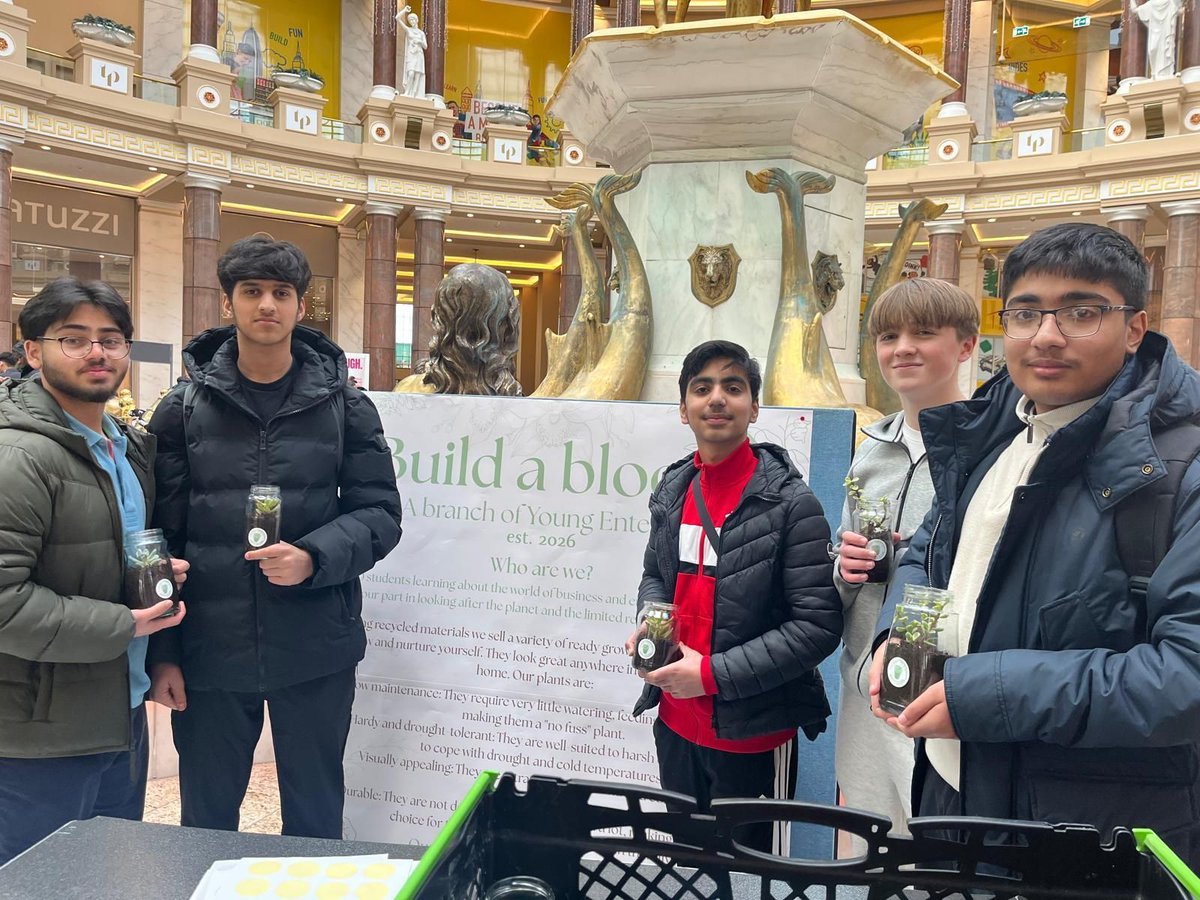 sptacademy's tweet image. Year 10 students showcased their Blooms products at the Trafford Centre, demonstrating teamwork, confidence, and enterprise skills.

A fantastic real-world business experience for all involved. 🌸🛍️🌟

#YoungEnterprise #Year10 #OpportunityToSucceed #Aspiration