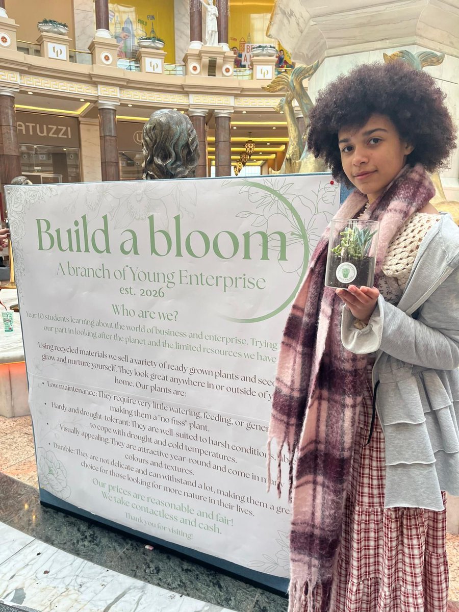 sptacademy's tweet image. Year 10 students showcased their Blooms products at the Trafford Centre, demonstrating teamwork, confidence, and enterprise skills.

A fantastic real-world business experience for all involved. 🌸🛍️🌟

#YoungEnterprise #Year10 #OpportunityToSucceed #Aspiration