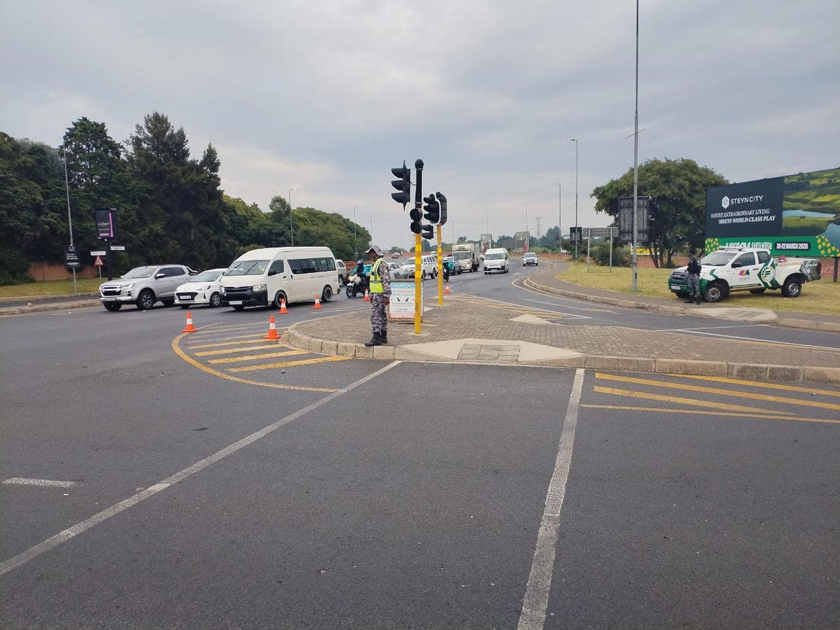 Fidelity_Secure's tweet photo. Fidelity Guarding and the Fourways Improvement District are on patrol, ensuring your safety and protecting your assets in Fourways.
#FidelitySecurityServices #Fourways #keepingwatch #safetyfirst #WeAreFidelity https://t.co/Ls8CjUYzqz