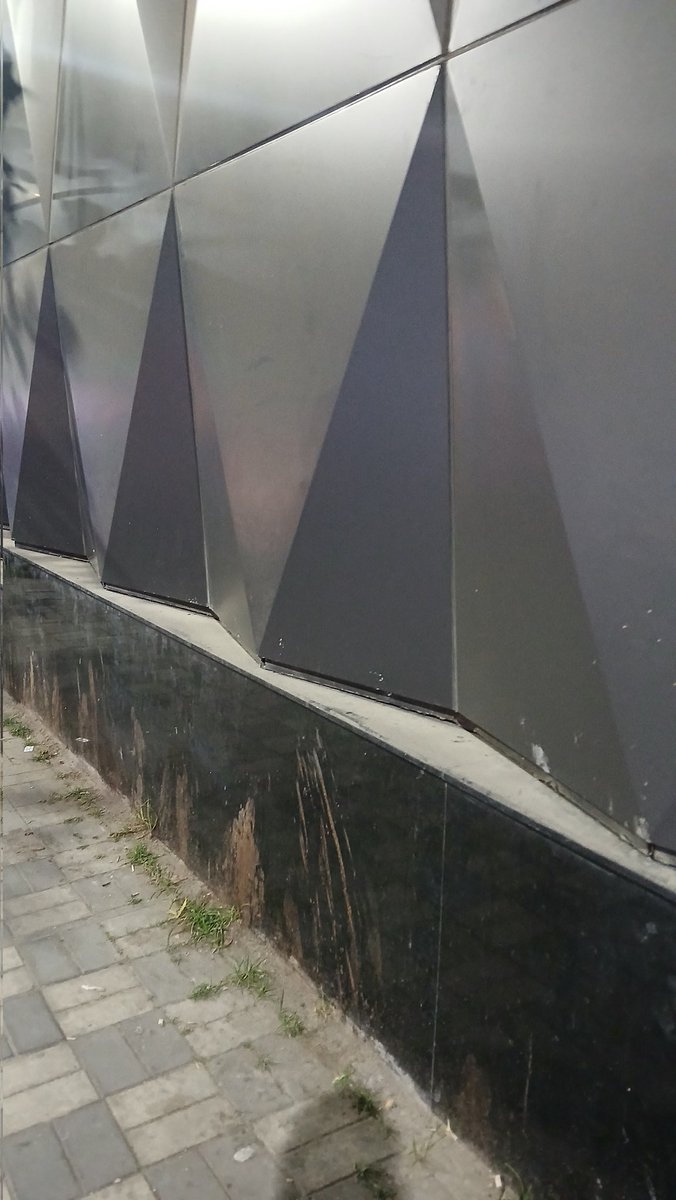Sayantan211's tweet photo. Gutka spit stains already ruining the granite wall near World Trade Center Kolkata, Kolkata (Sector V).
Prime business district — zero civic sense. Authorities, please clean &amp; enforce fines.
@SuPriyoBabul sir please direct NKDA for action. https://t.co/9wisbMc0cY