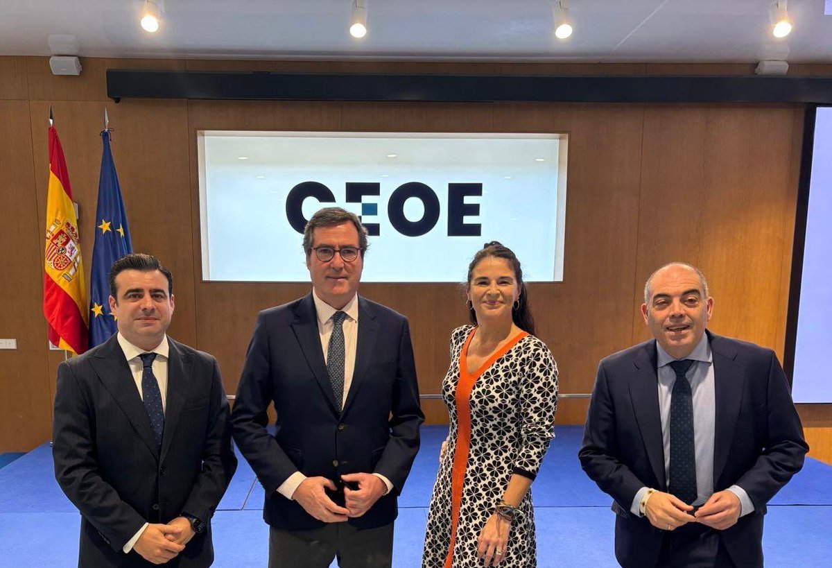 Qué orgullo ver a una extremeña dar este paso tan importante. Mi enhorabuena a <a href="/Candelaria_Carr/">Candelaria Carrera</a> por su nombramiento como nueva vocal en la junta directiva de la <a href="/CEOE_ES/">CEOE</a>.

Esto no solo es un logro personal, es el triunfo de los empresarios extremeños, que desde hoy tienen más voz