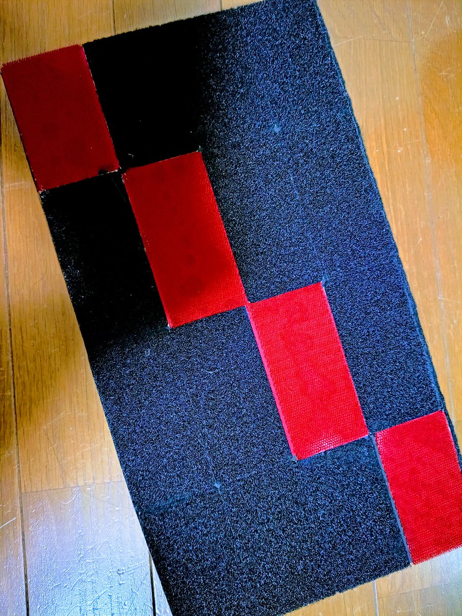 強烈な風邪で寝込む最中に出来たミニボード。工作感。よし。