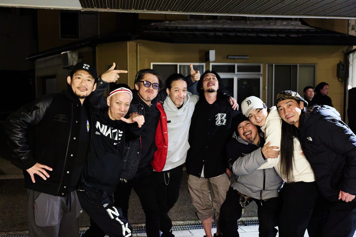 UPSET BEHIND tweet media