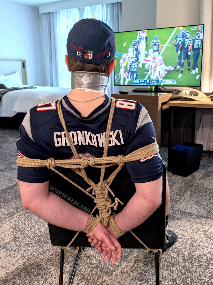 CapturedCamo tweet media