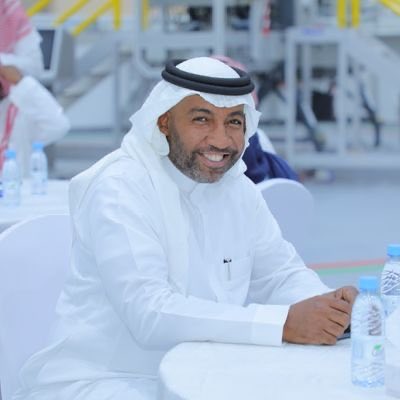 nhar24's tweet photo. 🟥 من المشاركين في برنامج #حروف | ١٩٩٣ م

الحلقة الأولى:

◾️م. جمال بن عبدالعزيز الحويل
@jamalh1975 

✔️ مهندس صناعي
✔️ من كبار قيادات الشركة الوطنية الرائدة في مجال صناعة الطائرات "بي أيه إي سيستمز  السعودية للتطوير و التدريب"
✔️ شارك مع زميله "م. فرحان العنزي" https://t.co/RHkbVo2Ozv